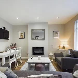Mill House, Centre Holiday home