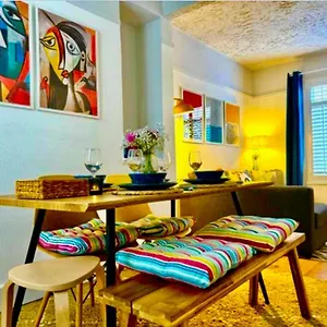 Bloom19 Traditional Entire House 10 Mins From Centre Holiday home